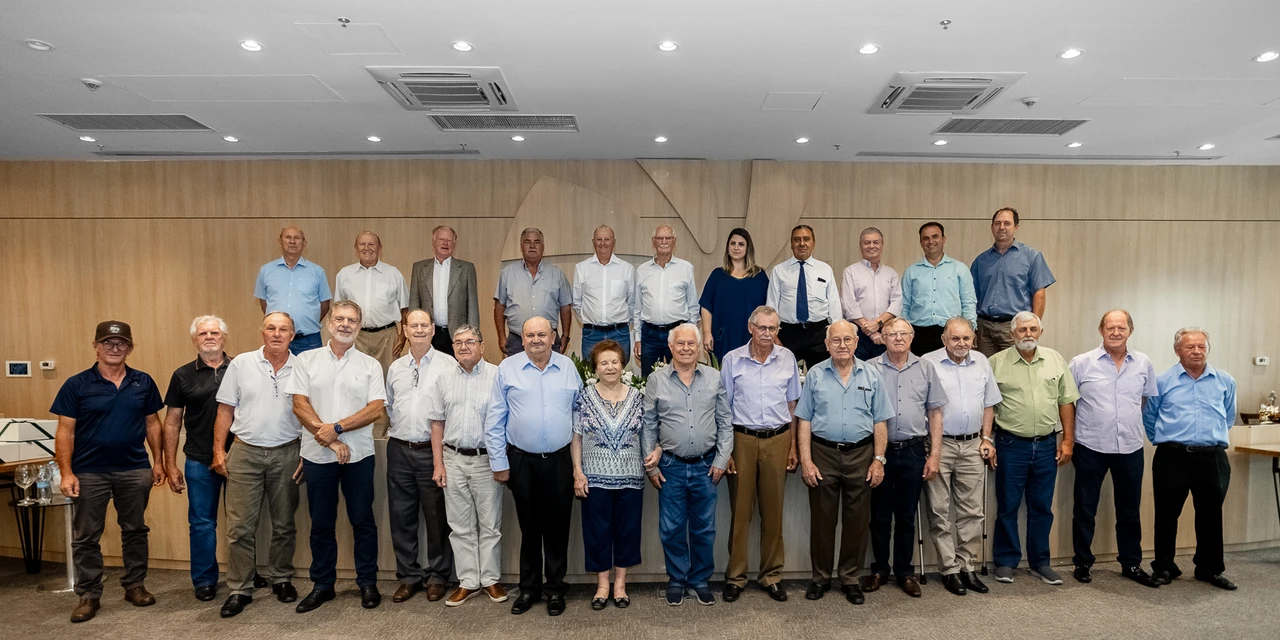 Sicredi Campos Gerais e Grande Curitiba PR/SP faz homenagem a fundadores da cooperativa