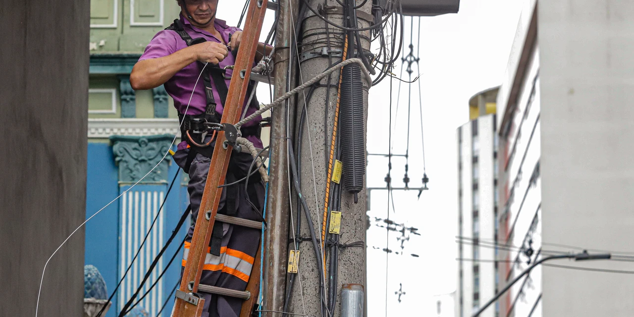 Com quase 15 mil vagas, Paraná foi o 3º estado que mais gerou empregos em outubro