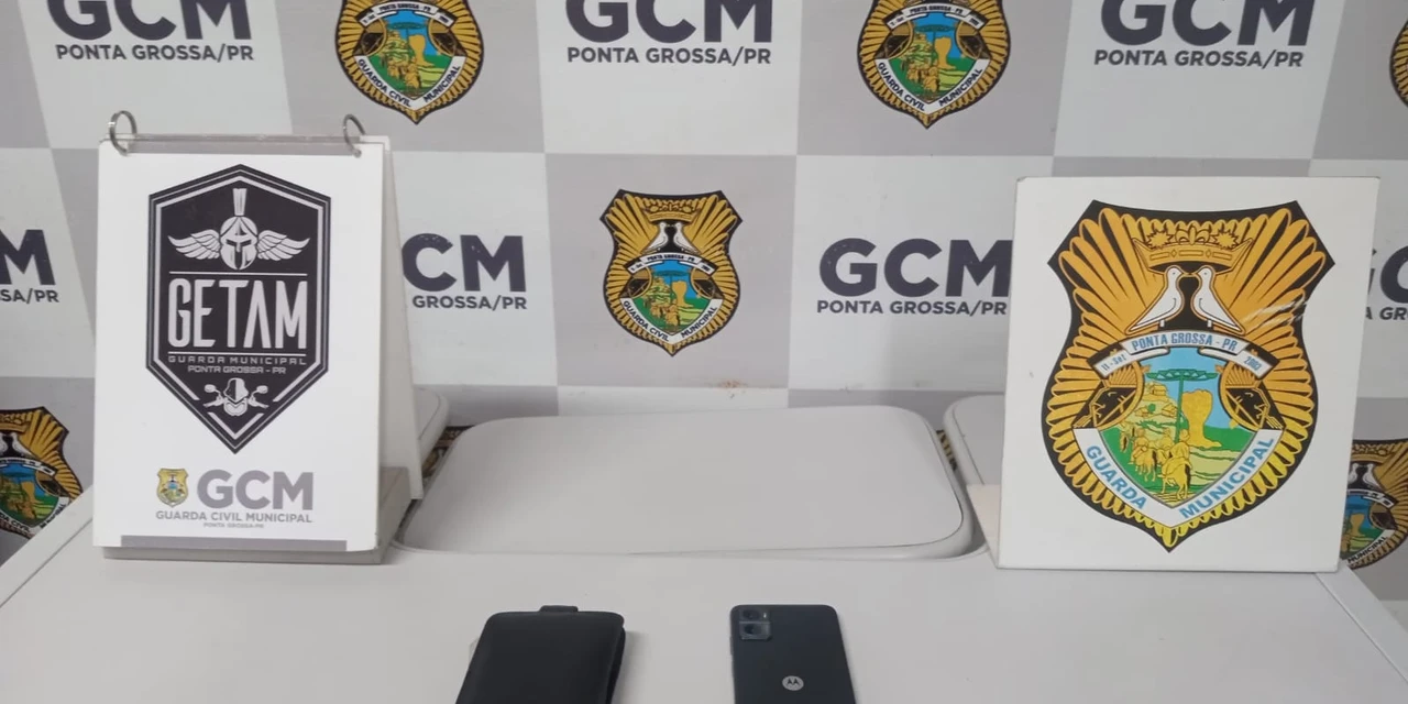 Ladrão rouba celular no centro de PG, mas é contido até a chegada da Guarda Municipal
