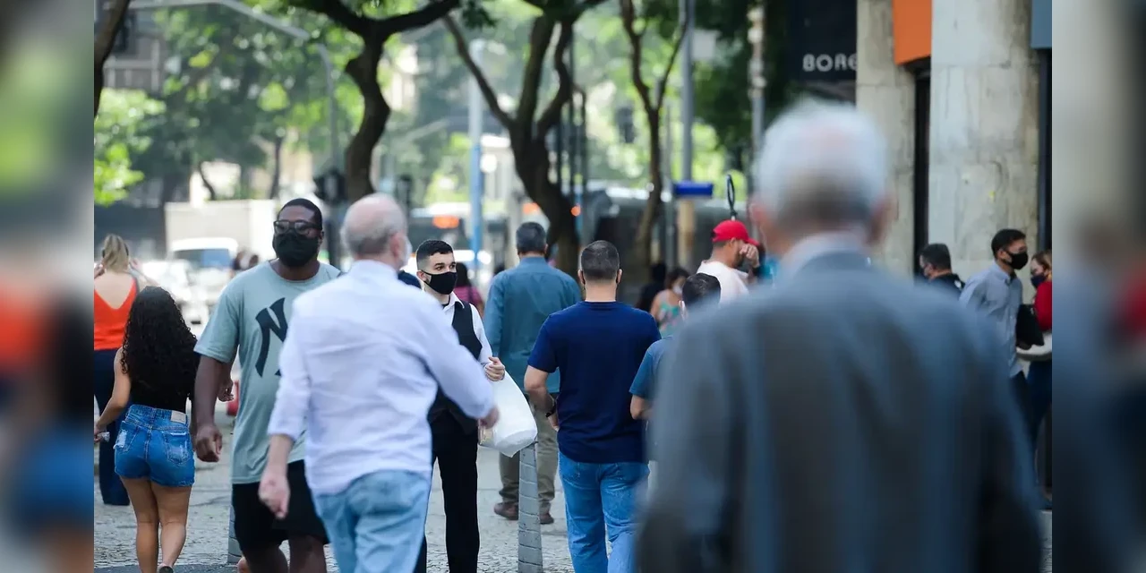 Expectativa de vida do brasileiro fica em 75,5 anos em 2022
