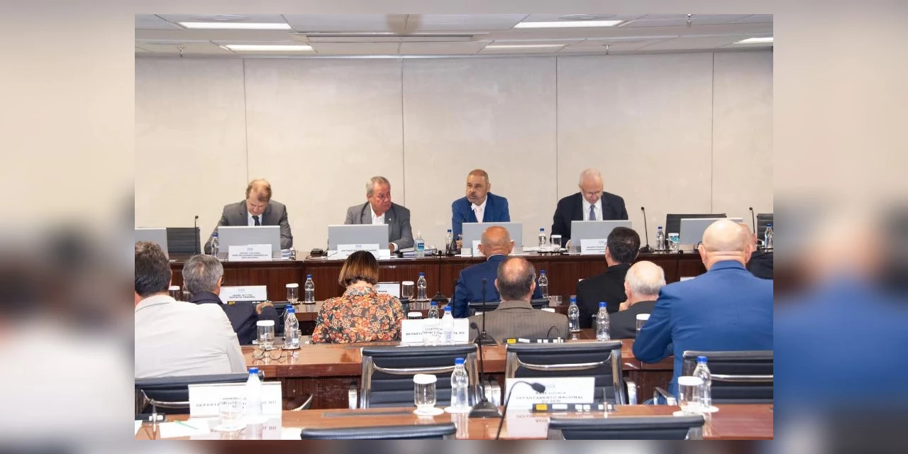 "Crescimento da indústria é indispensável para geração de empregos e distribuição de renda", diz Vagner Freitas durante reunião do Conselho Nacional do SESI