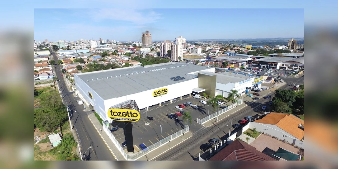 Papai Noel passará pelos Supermercados Tozetto; veja as datas