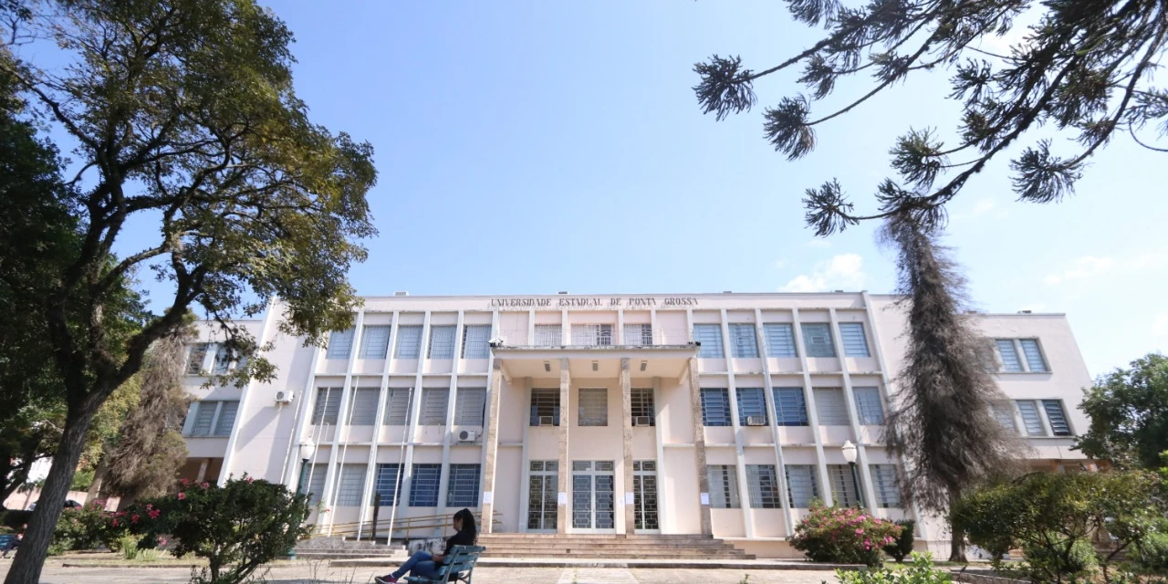 UEPG afirma que monitora possível ataque cibernético e atua para manter páginas no ar