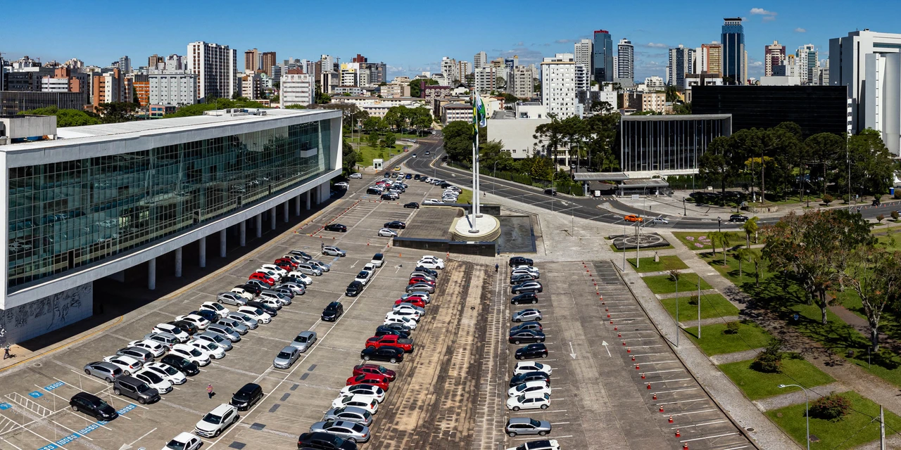 Servidores públicos estaduais recebem o décimo terceiro salário nesta sexta-feira (08)