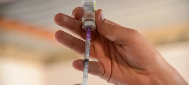 Justiça ordena remoção de postagens que associam vacina à aids