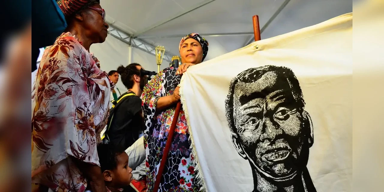Lula sanciona feriado nacional de Zumbi e da Consciência Negra