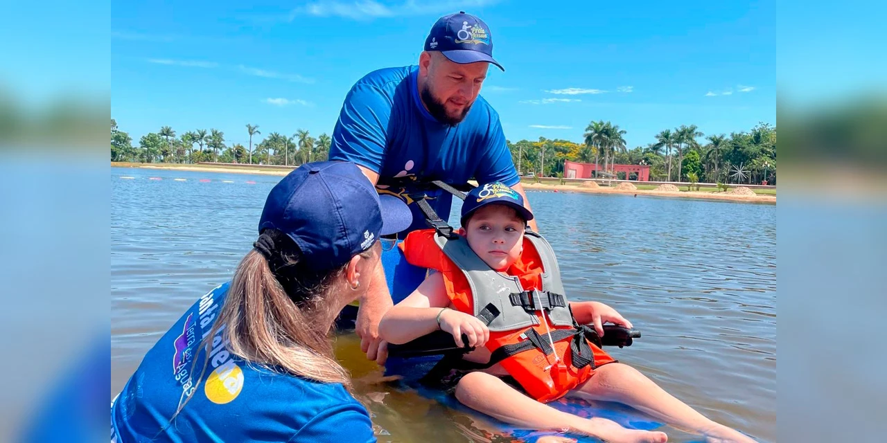 Acessibilidade: Governo do Paraná disponibiliza cadeiras anfíbias na Costa Oeste