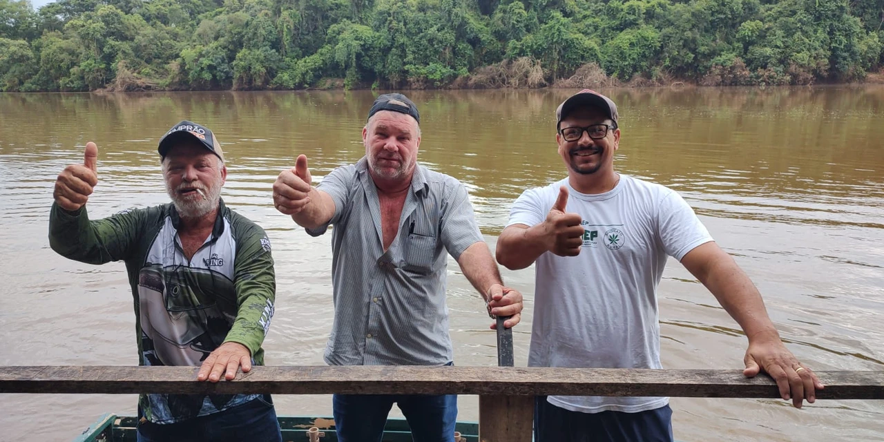 Cerca de 8 mil peixes são soltos no Rio Tibagi