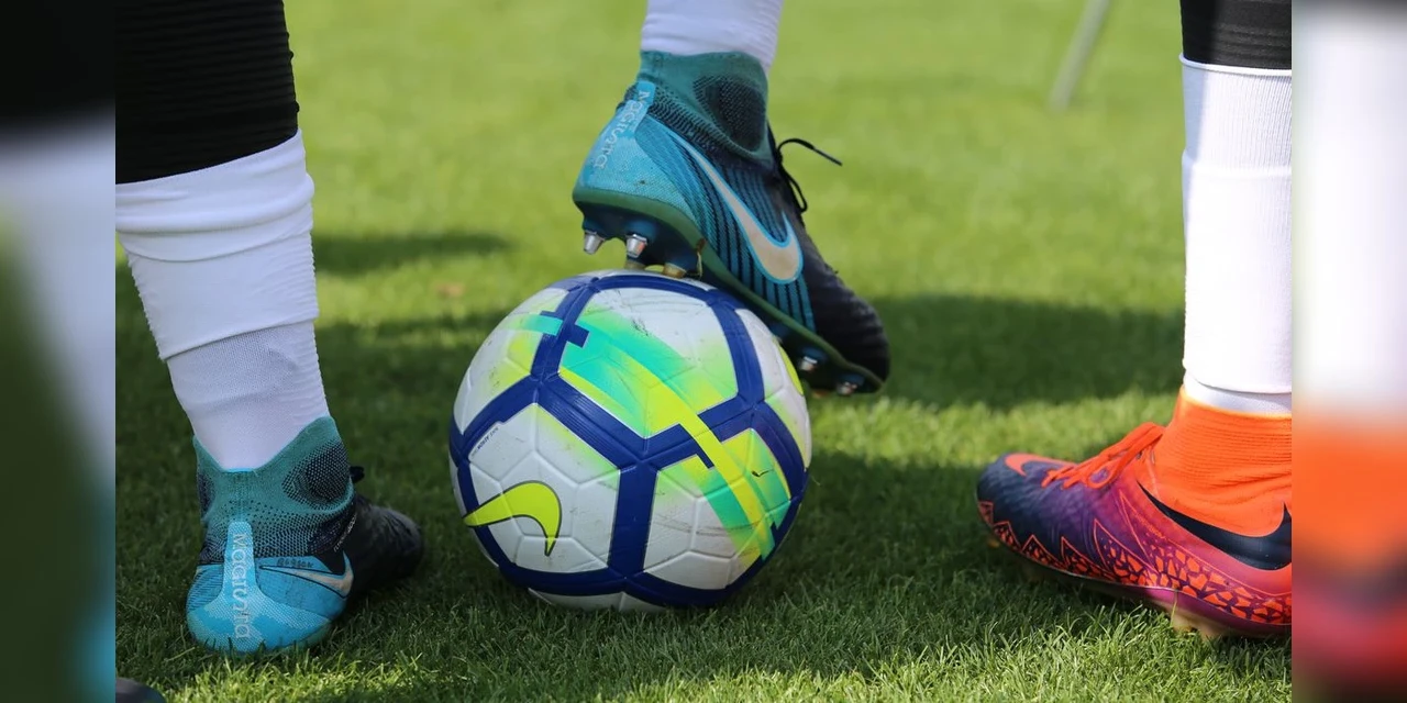 Futebol das Estrelas reúne ex-jogadores e personagens históricos do esporte no Litoral do PR