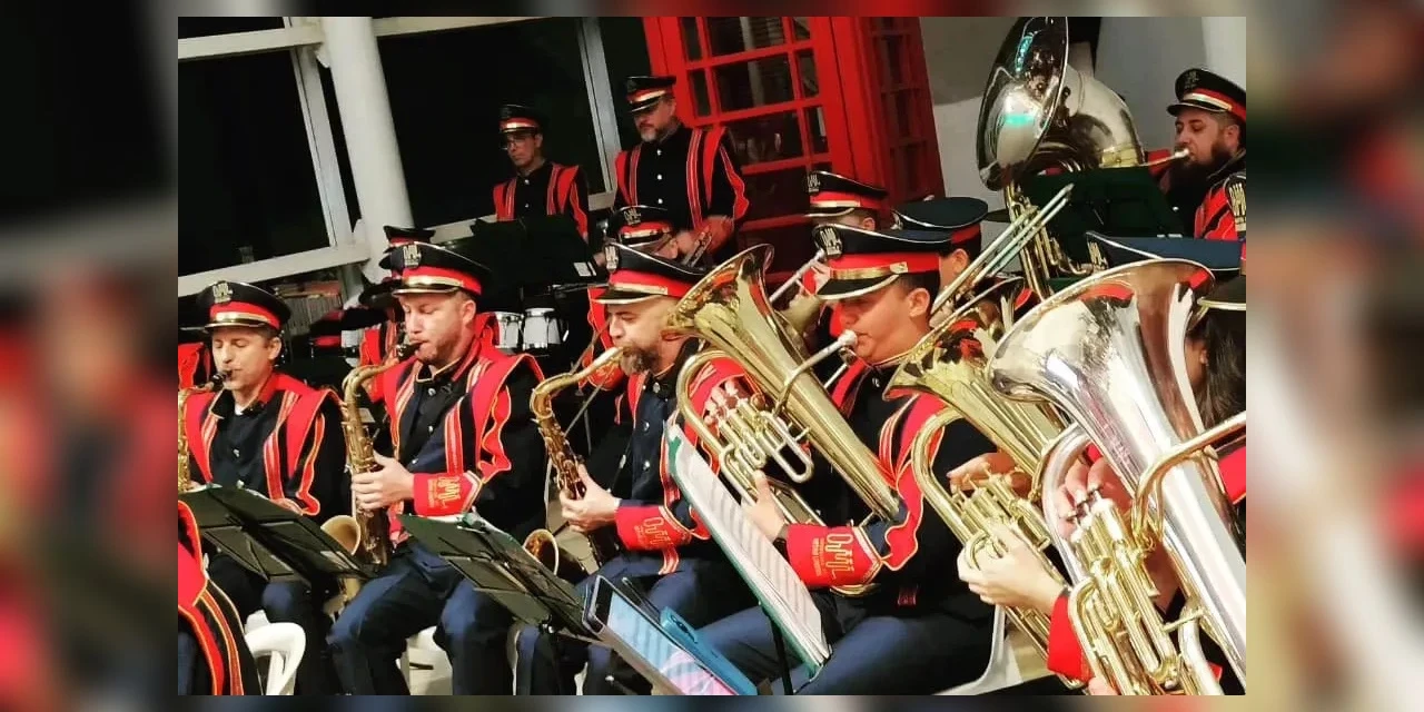 Desfile de moda e concerto da Orquestra de Metais encerram agenda de festas natalinas