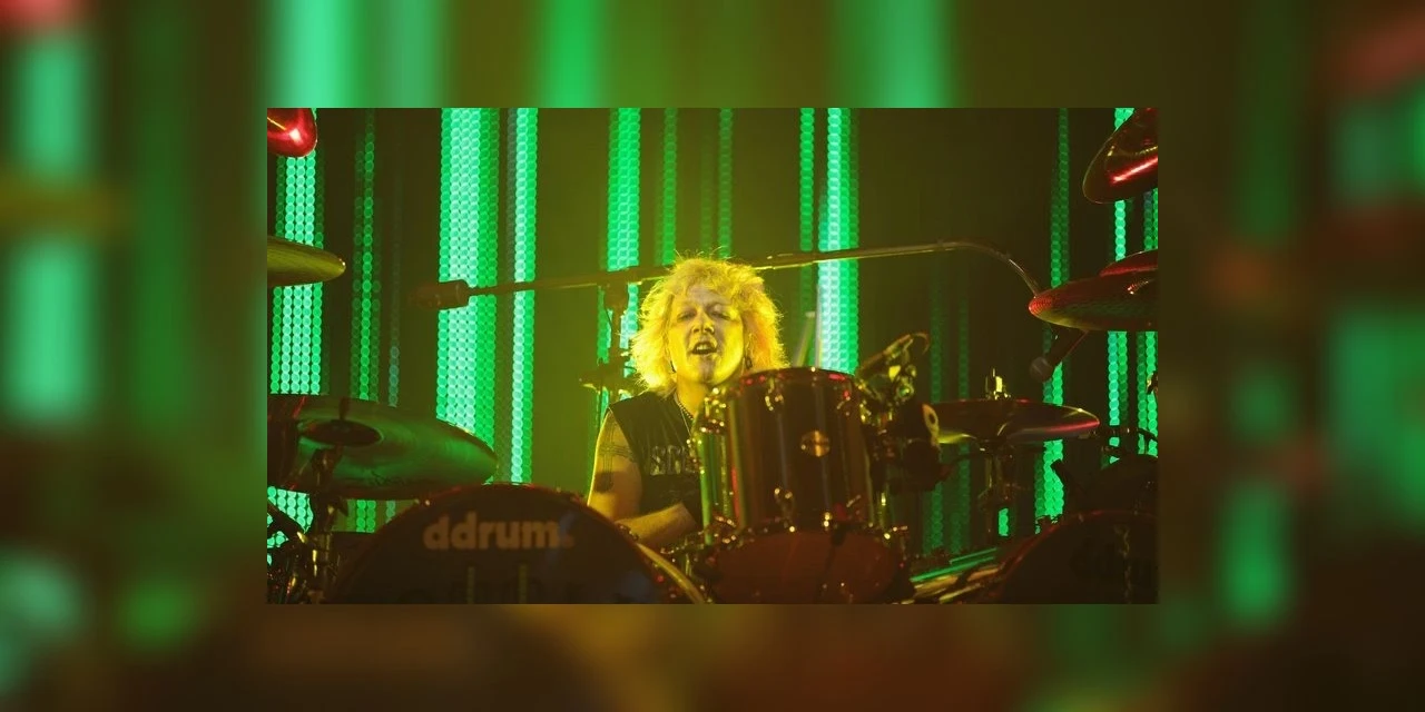 Morre James Kottak, ex-baterista do Scorpions, aos 61 anos