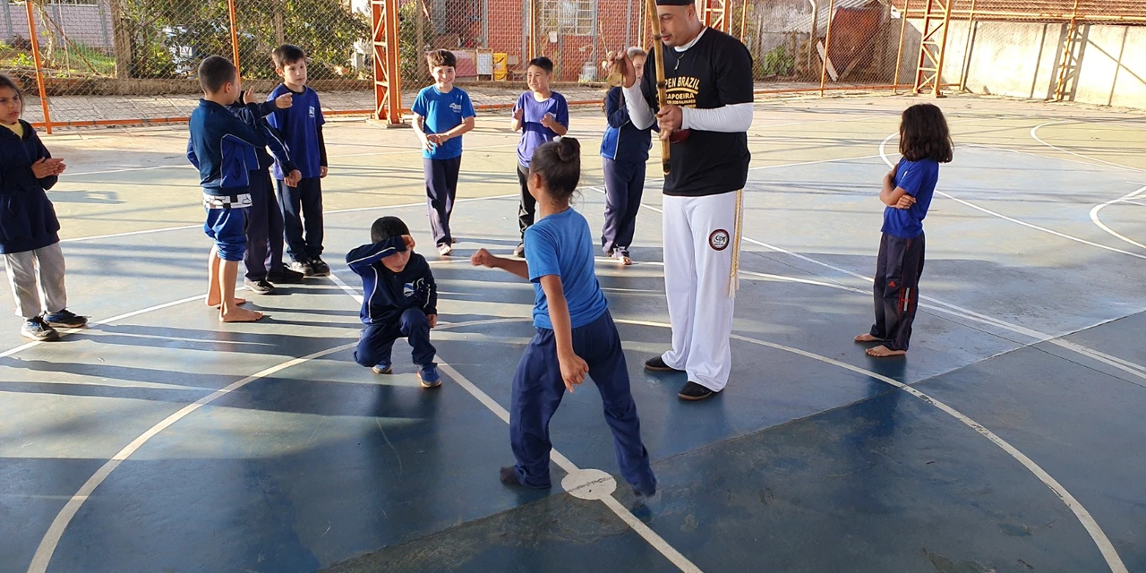 Instrutores de dança, artes marciais, canto coral e teatro podem se credenciar para oficinas na Educação