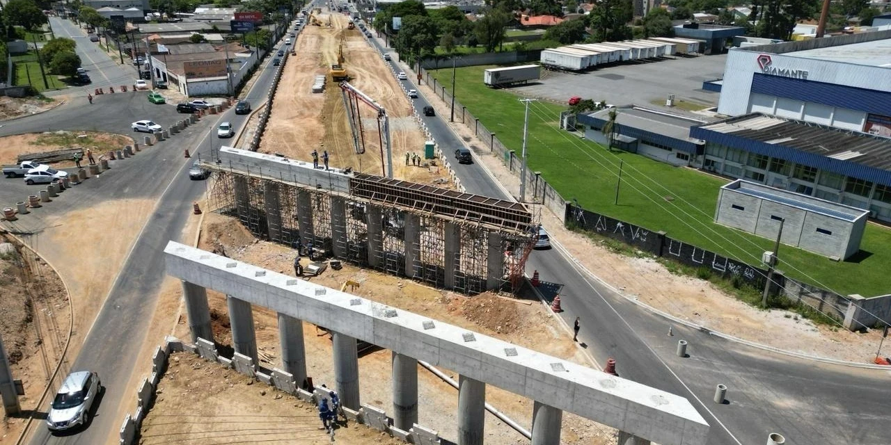Obra em viaduto bloqueia trecho da BR-376 neste domingo (14)