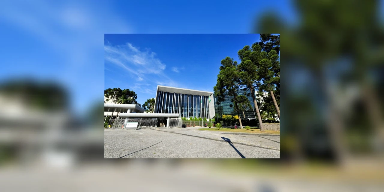 Assembleia Legislativa homenageia seleção paranaense campeã da Taça das Favelas