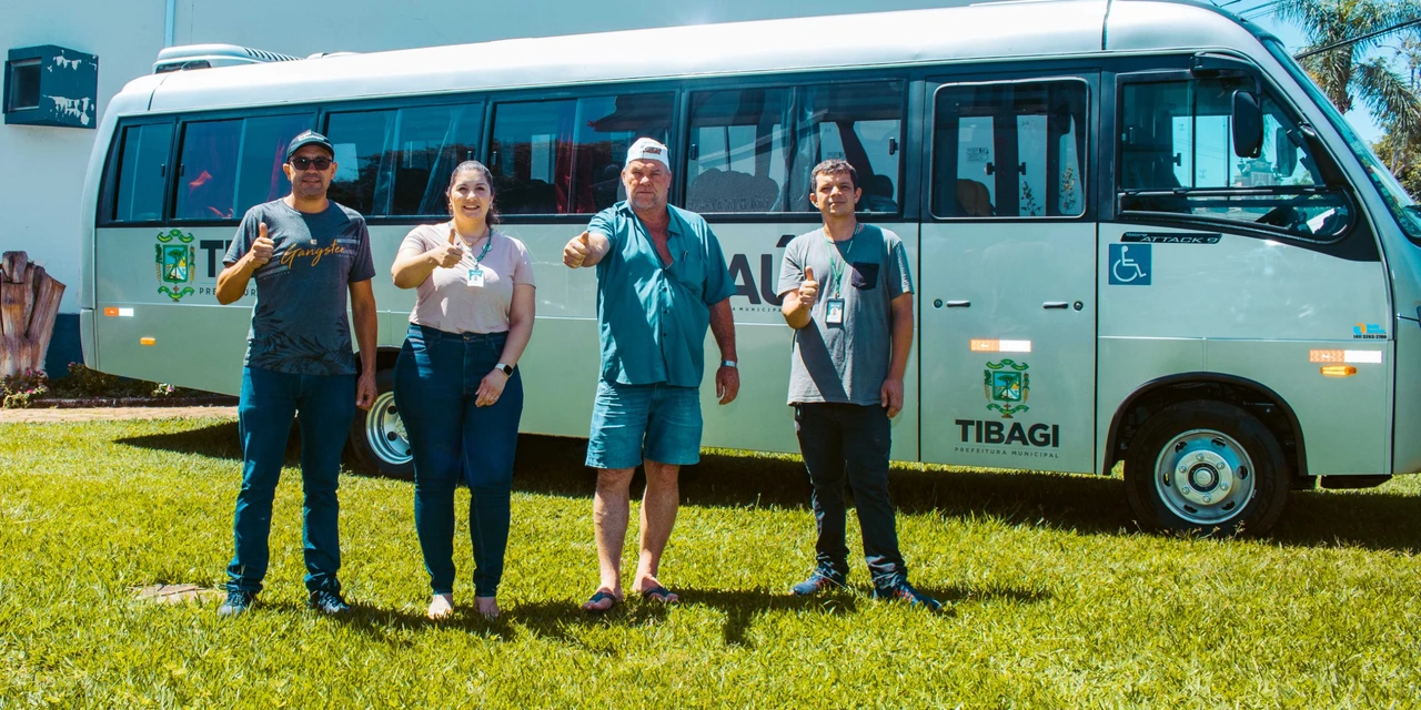 Saúde de Tibagi adquire novo ônibus para transporte de pacientes