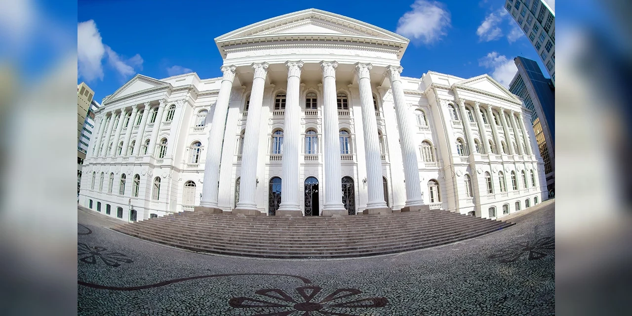 UFPR estende o prazo de envio da documentação para o registro acadêmico dos aprovados