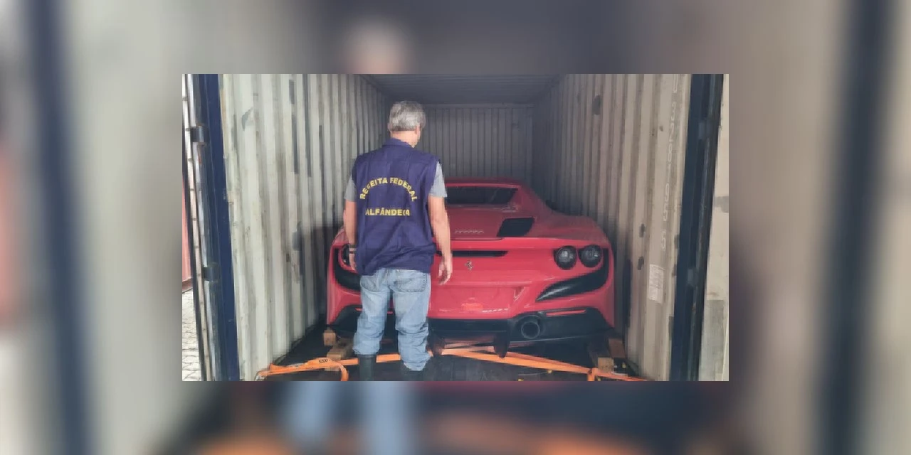 Receita Federal realizará leilão com Ferrari de R$ 5 milhões
