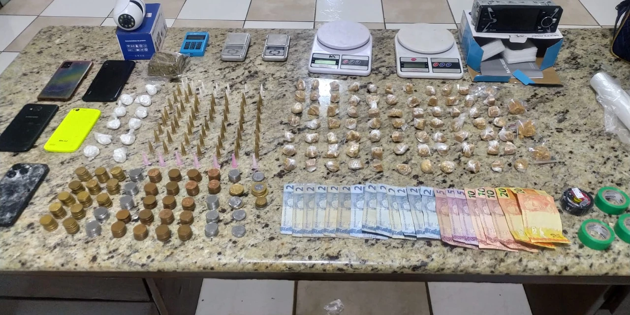 Mulher é presa por tráfico de drogas e receptação no Paraná