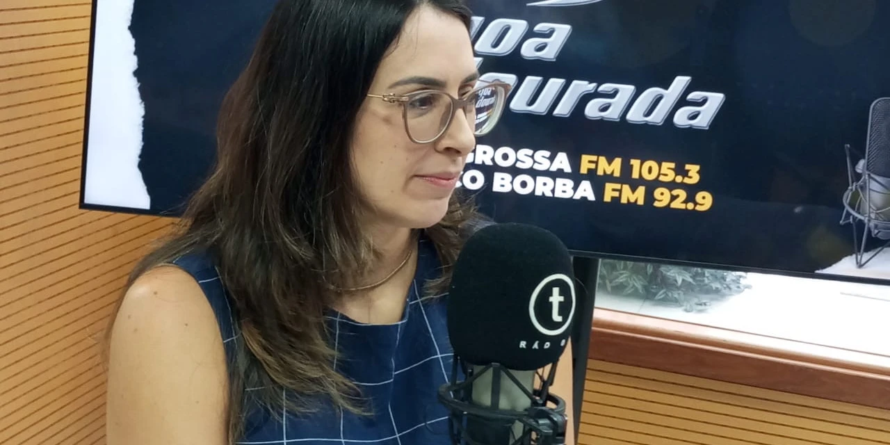 "É importante ressaltar que o bebê nasce sabendo sugar, porém não sabe mamar no seio da mãe", destaca a Dra. Francine Marson Costa
