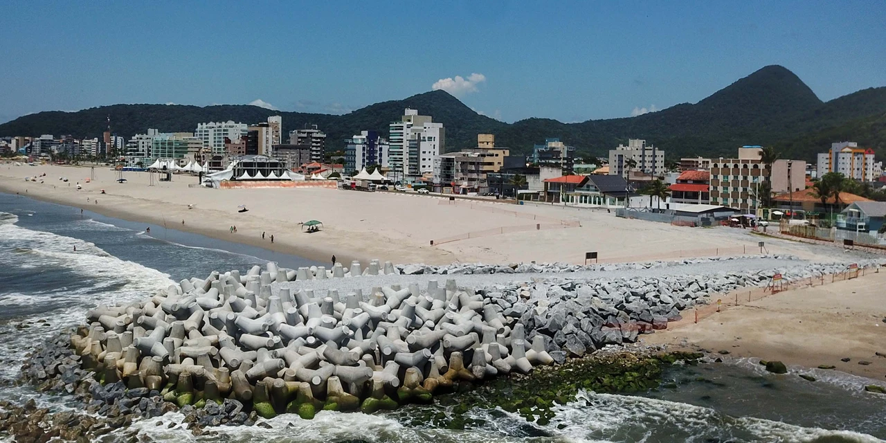 Dois municípios do Paraná têm mais domicílios do que habitantes