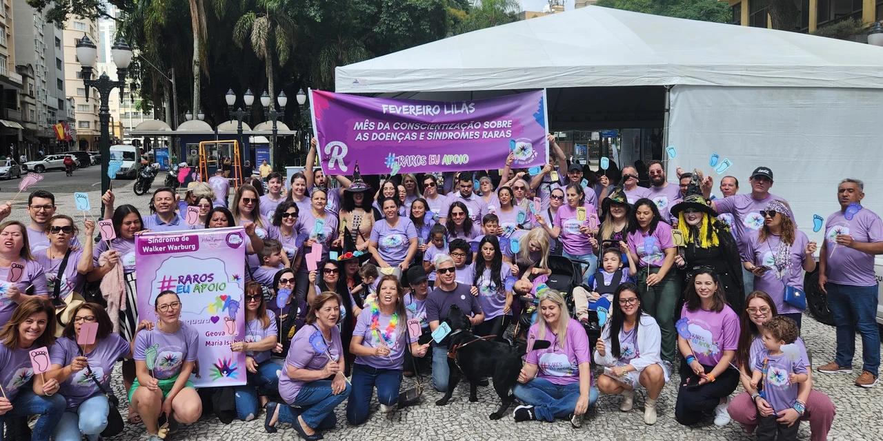 Mobilização do Fevereiro Lilás movimenta ruas do centro de Curitiba