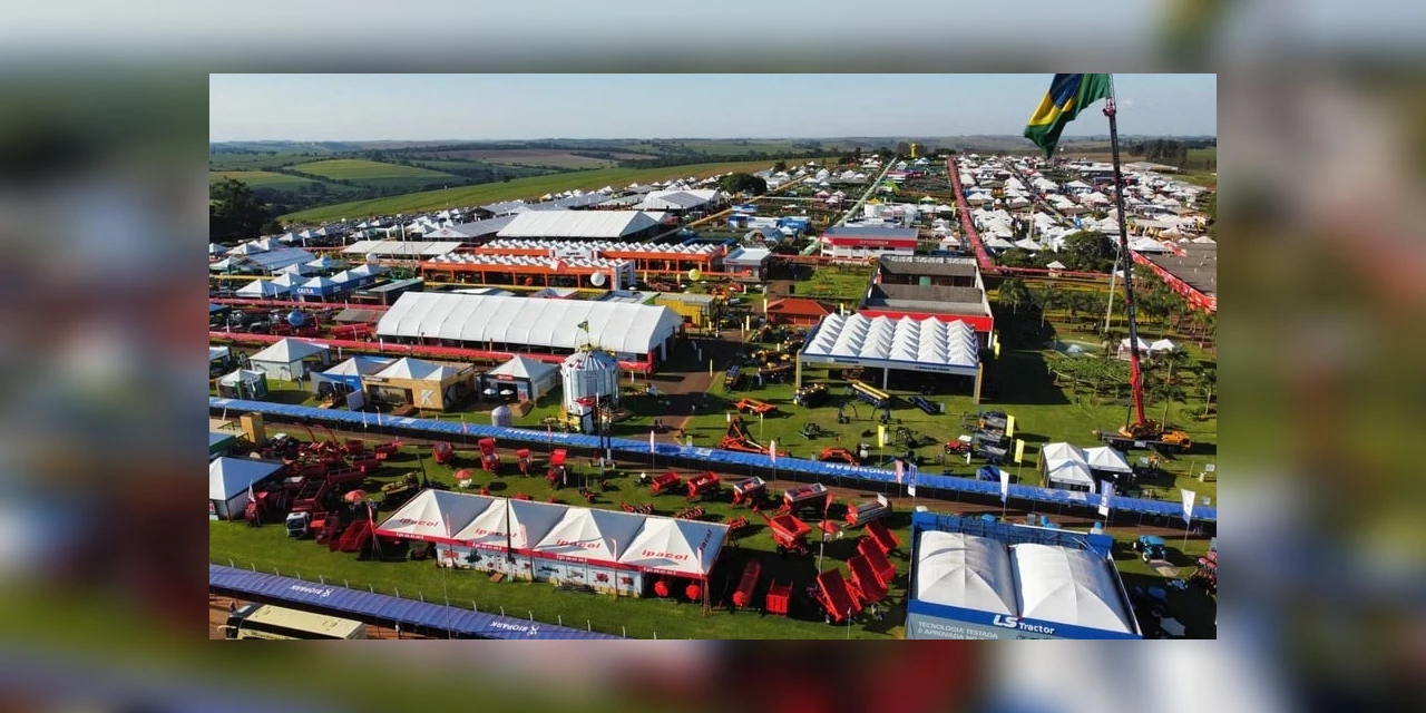 MDA e Itaipu Binacional assinam acordo de cooperação durante o Show Rural Coopavel 2024