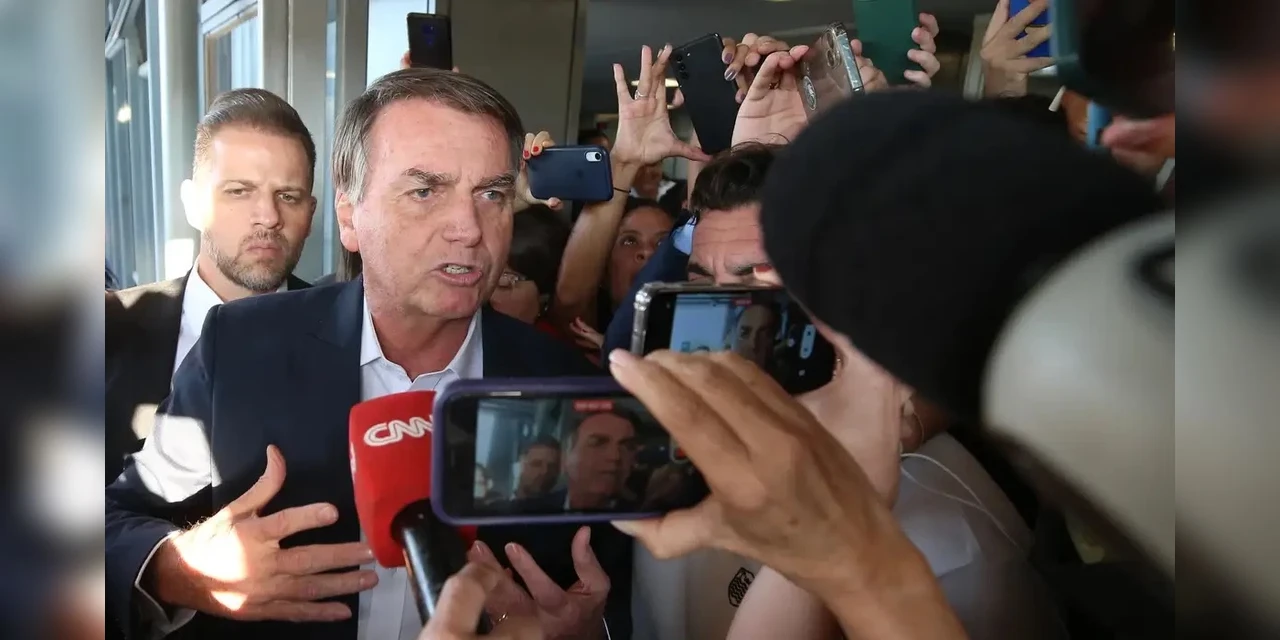 Passaporte de Bolsonaro é entregue às autoridades