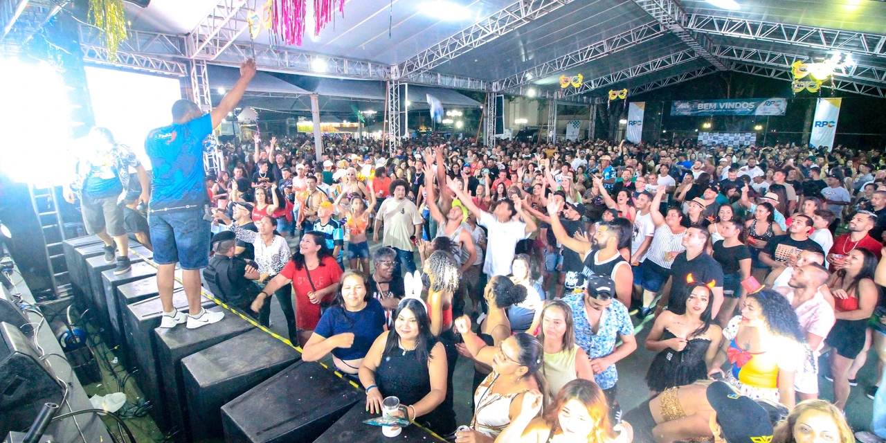 Mais de 12 mil foliões curtem o sábado de Carnaval em Tibagi