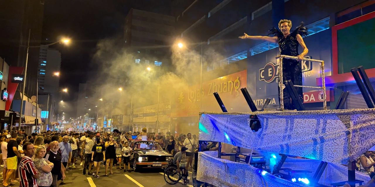 Fotos: Escola de samba Ases da Vila vence Carnaval em PG com samba enredo em homenagem a Leo Pasetti