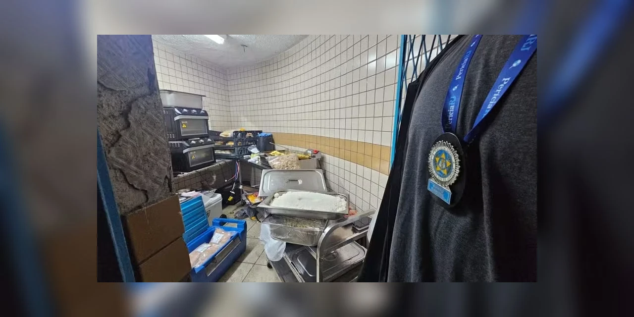 Camarote na Sapucaí prepara comida no banheiro e responsáveis são presos