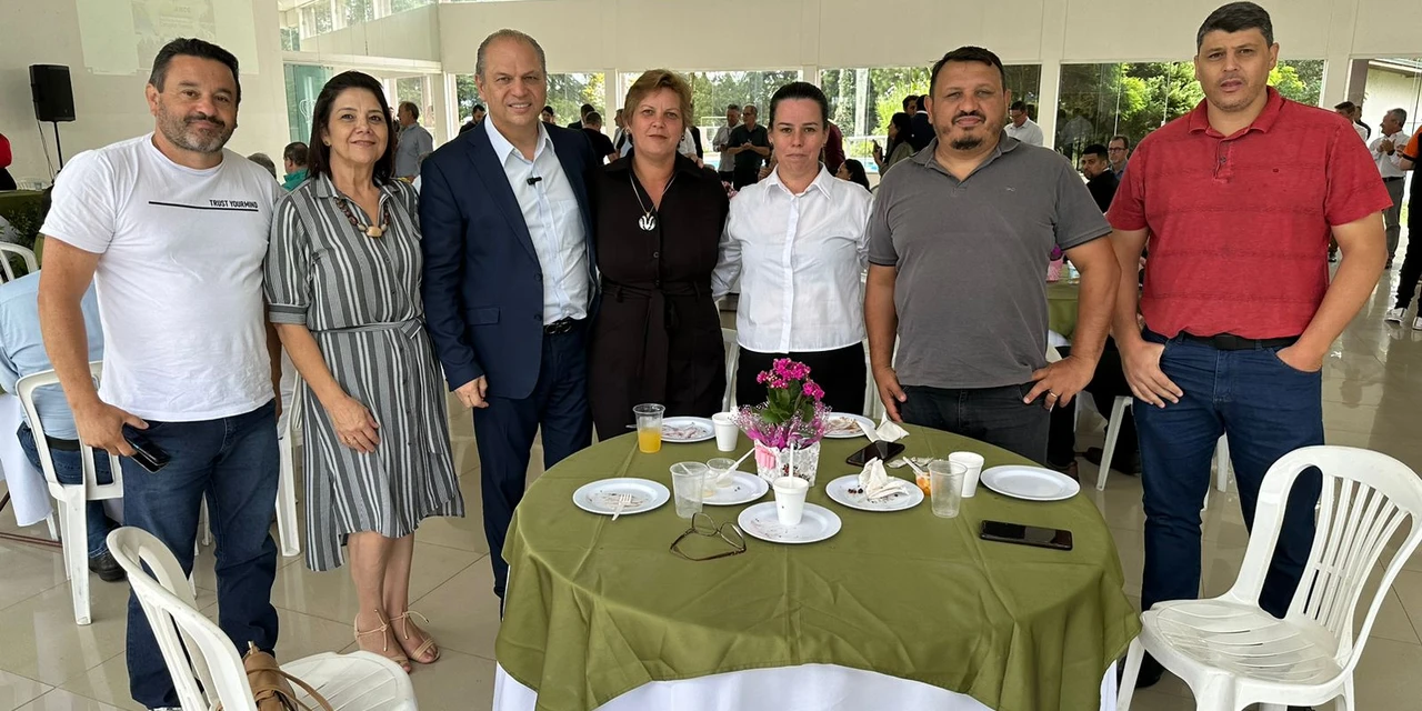 Em reunião da AMCG, Ricardo Barros apresenta programas da Secretaria de Indústria e Comércio e destaca economia do Paraná