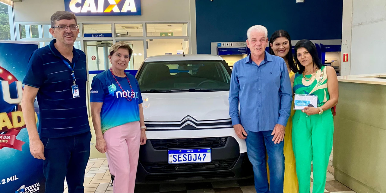 Prefeitura entrega carro 0 km da campanha IPTU Premiado