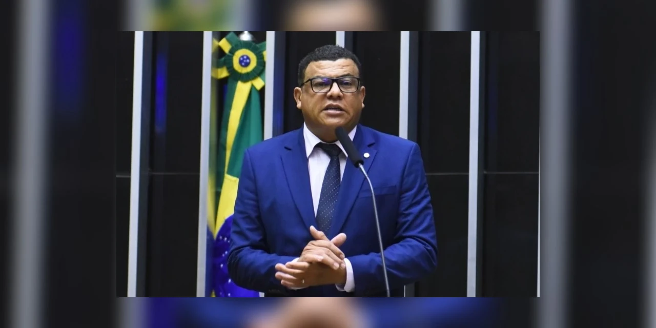 Projeto de Luciano Alves prevê passagens aéreas gratuitas para idosos