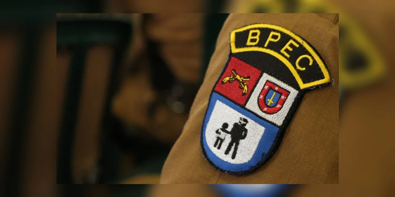 Exclusivo: Vídeo do Portal D'Ponta registra gesto amistoso entre PM e alunos de colégio estadual