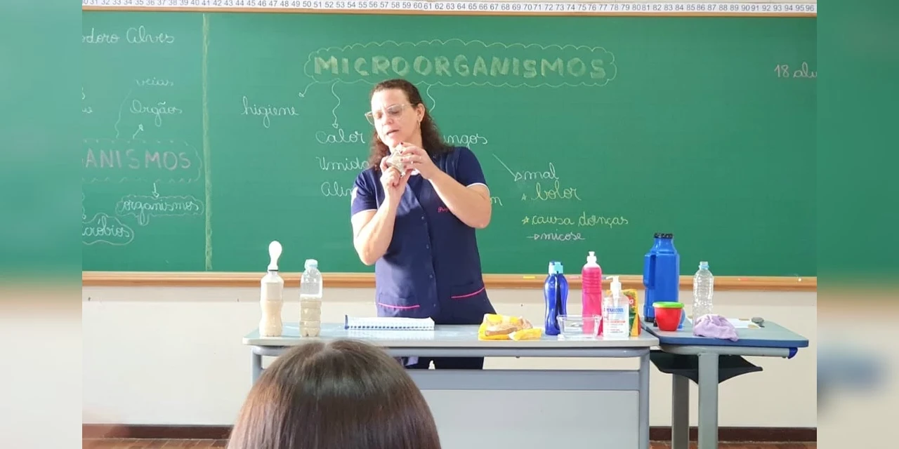 Prefeitura convoca 82 aprovados em concursos para a Educação