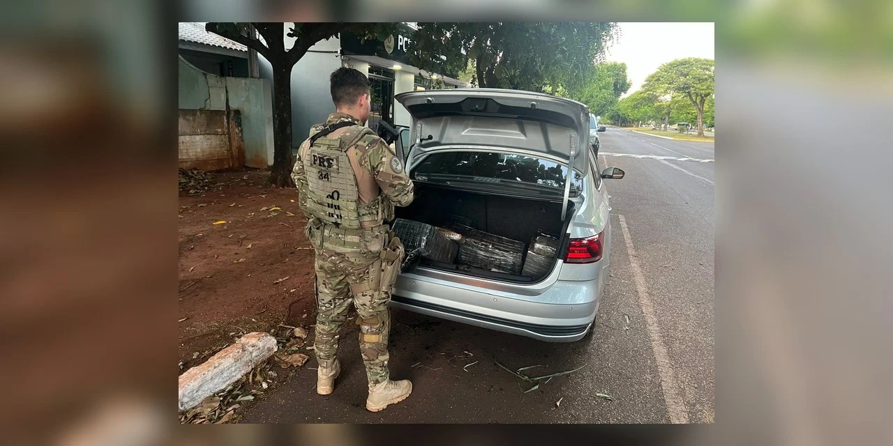 Motorista é preso mais de 130 kg de maconha em carro roubado no PR
