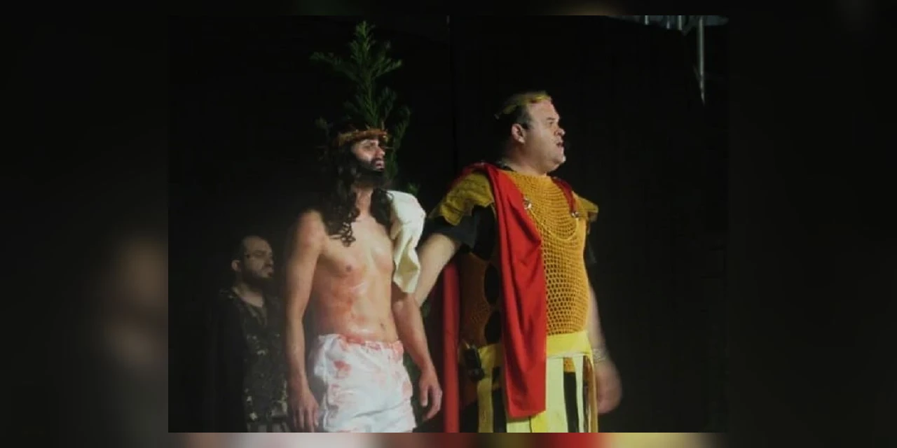 Paróquias de Castro encenam a Paixão de Cristo