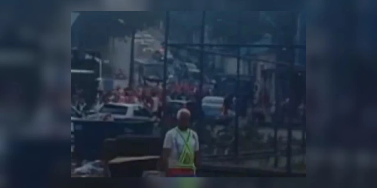 Vídeo: Acidente com micro-ônibus mata sete pessoas em Pernambuco