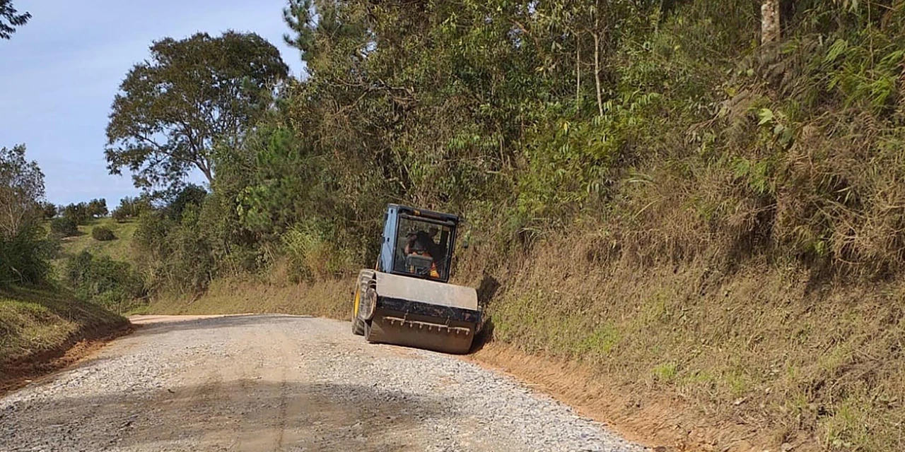DER/PR assina contrato de R$ 56,9 milhões para pavimentação de rodovia em Doutor Ulysses