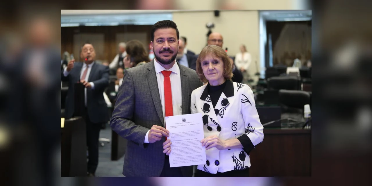 Luciana Rafagnin e Arilson Chiorato, do PT, denunciam à Aneel falhas de fornecimento de energia pela Copel