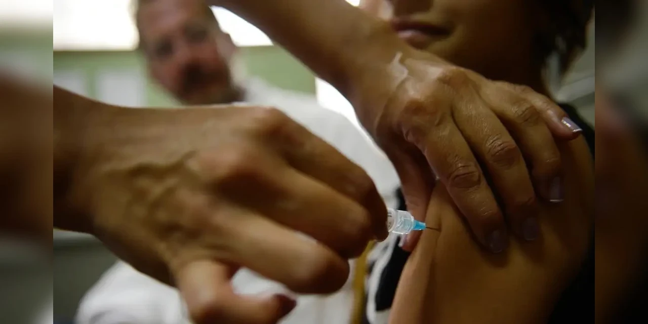 HPV: quem tem uma dose está plenamente vacinado, diz ministério