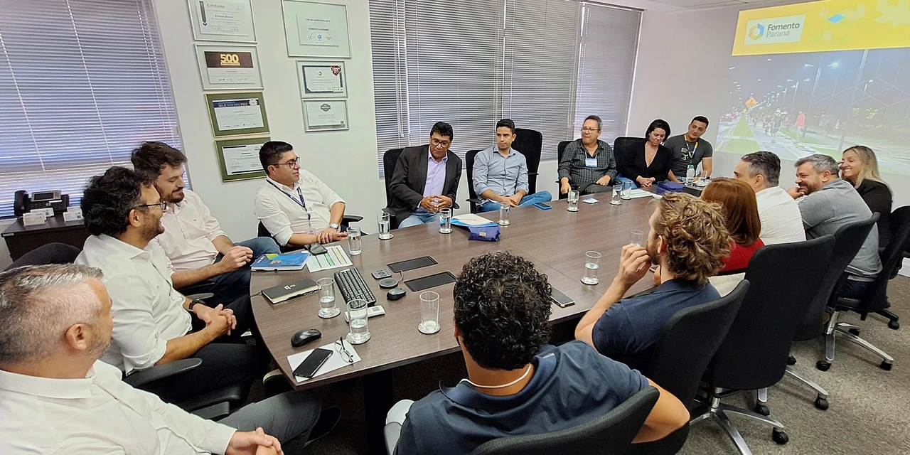 Fomento Paraná recebe representantes de agências de fomento e do Sebrae de outros estados