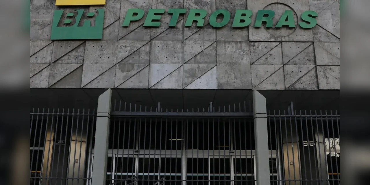 Conselho da Petrobras propõe pagar 50% dos dividendos extraordinários