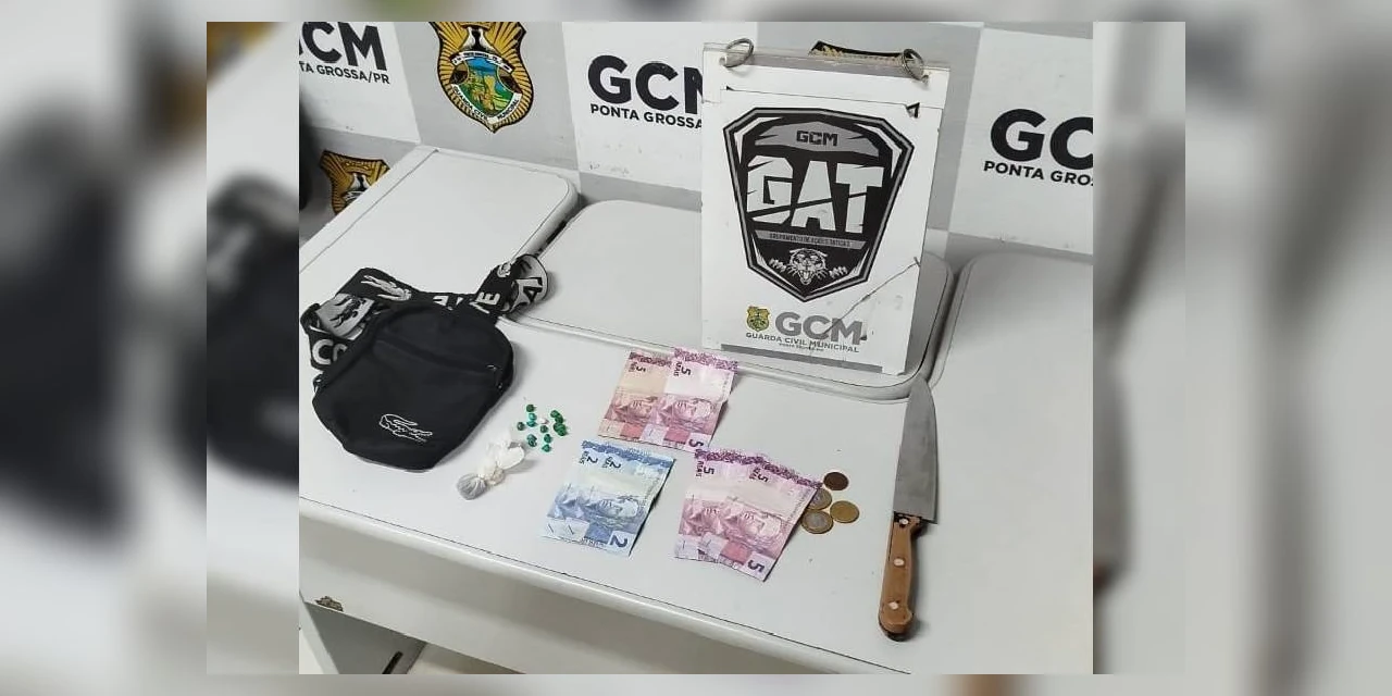 Dupla é apreendida com arma branca e pedras de crack no Terminal Central