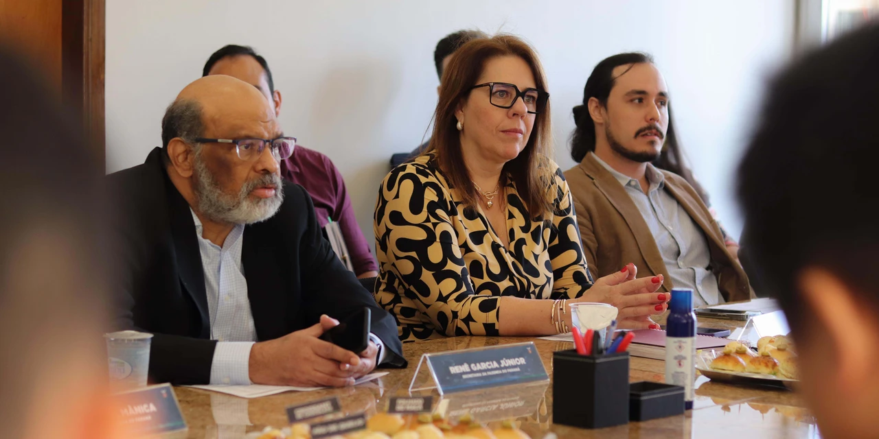 Fazenda do Paraná apresenta a técnicos de São Paulo sucesso do novo sistema financeiro