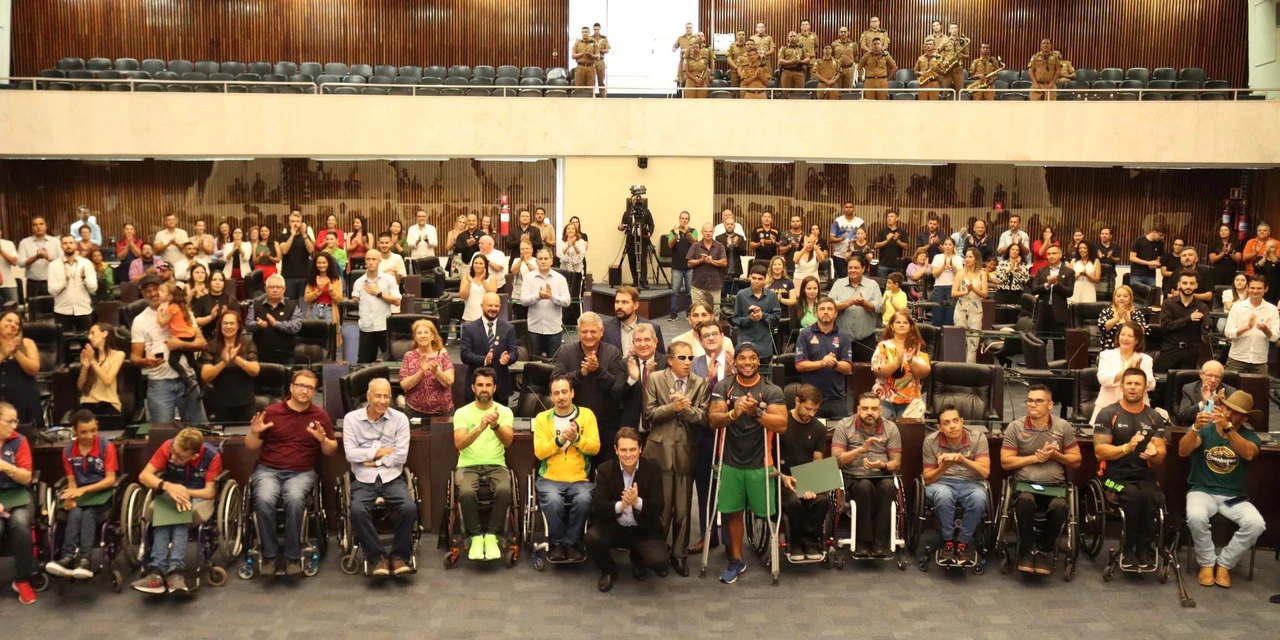 Atletas do paradesporto são homenageados na Assembleia Legislativa do Paraná