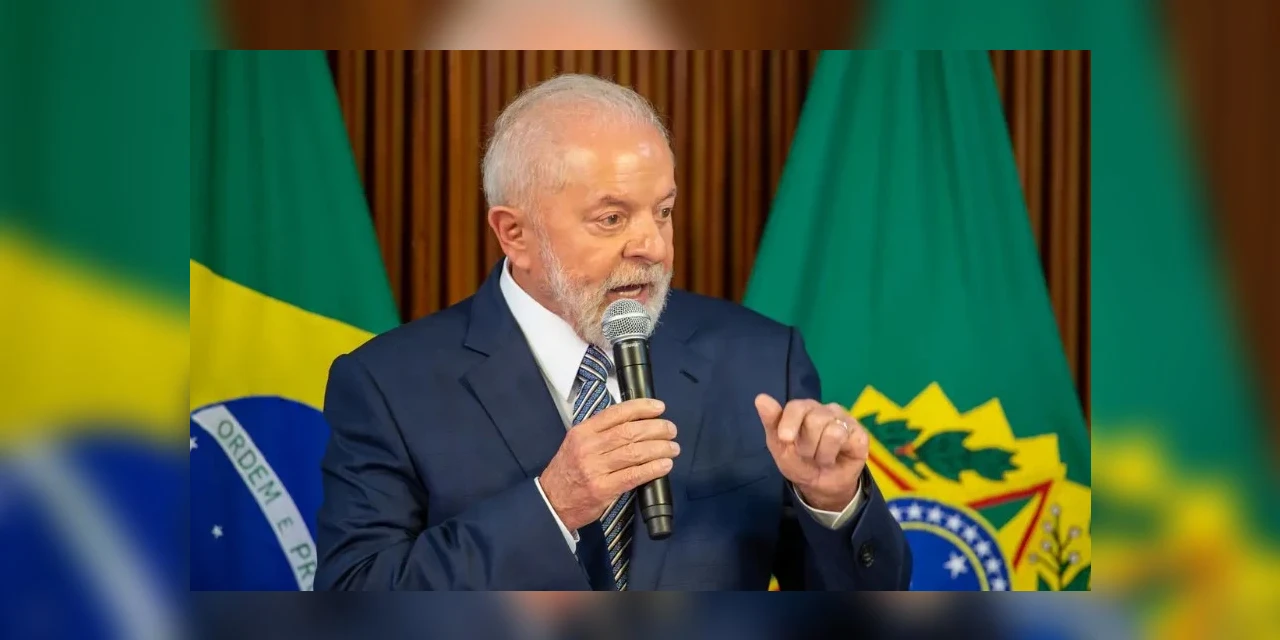 Lula se compromete a garantir moradia para quem perdeu casa no RS