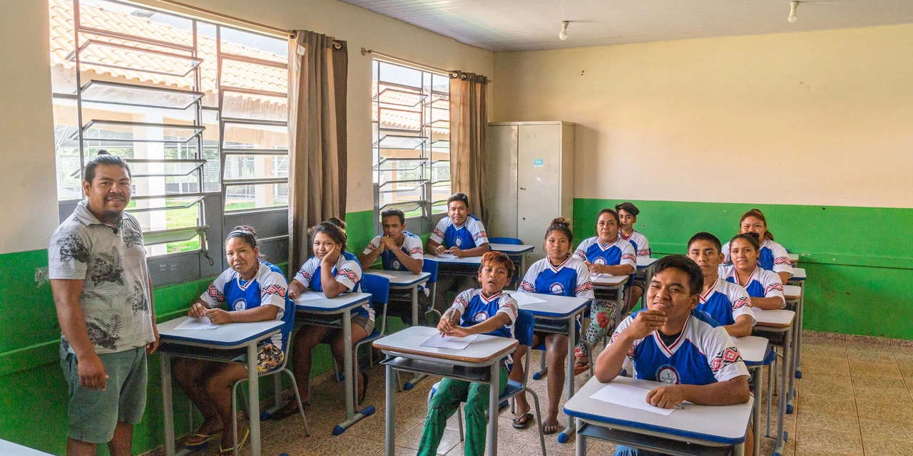 Entre as menores do País, taxa de analfabetismo do Paraná alcança mínima histórica