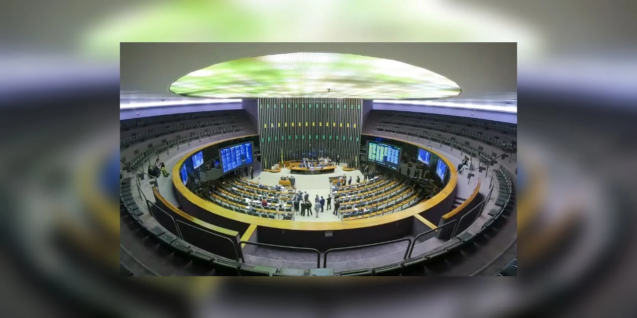 Informe Bazacon: Comissão da Câmara aprova PL para aumentar a participação de mulheres na construção