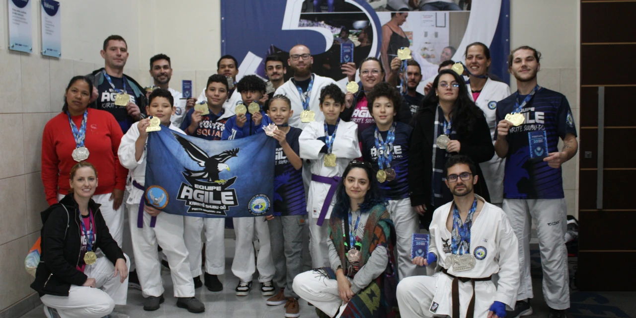 Equipe de PG conquista 36 medalhas em competição de Karatê
